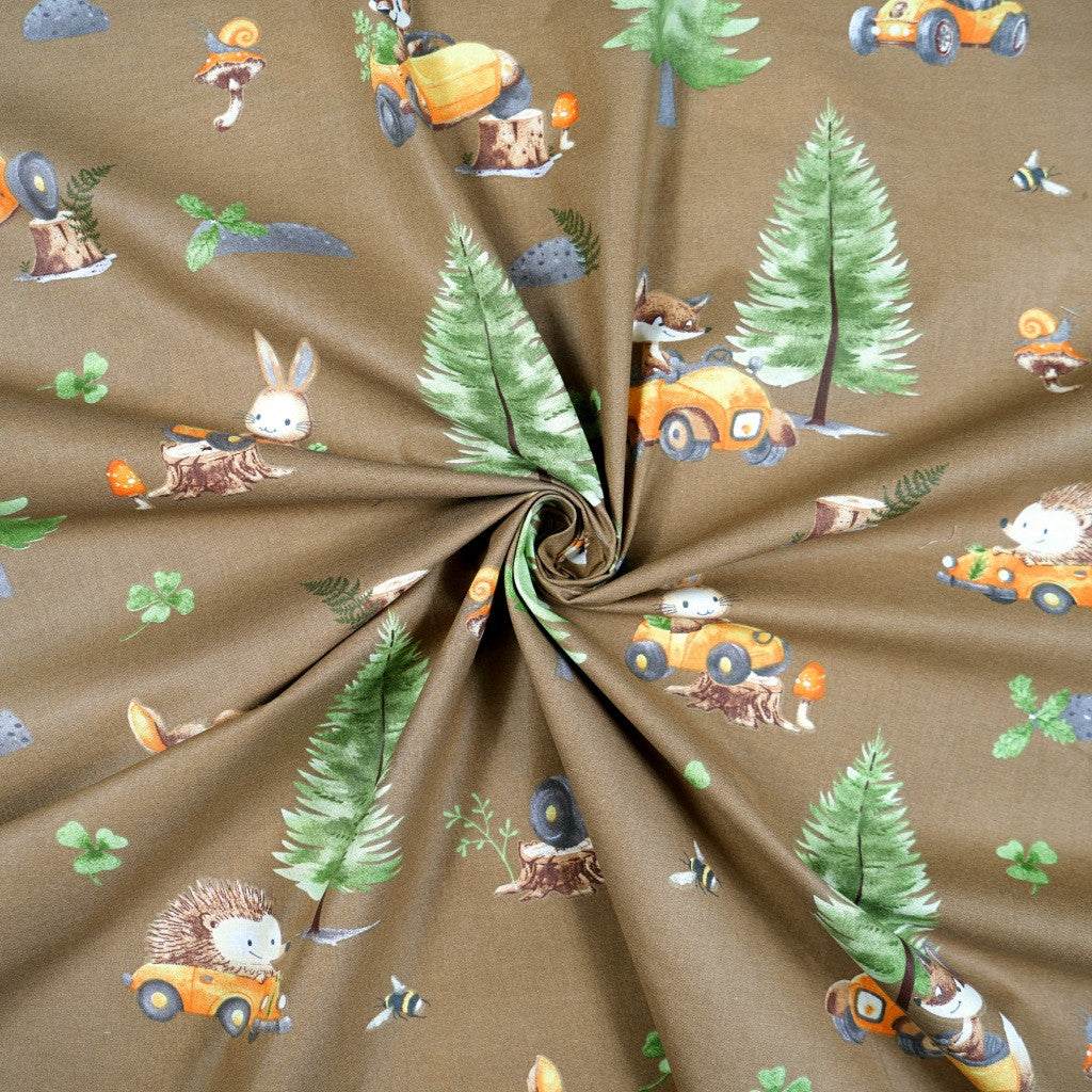 Tissu Coton Course Dans la Forêt Fond Brun | Laize 1m55