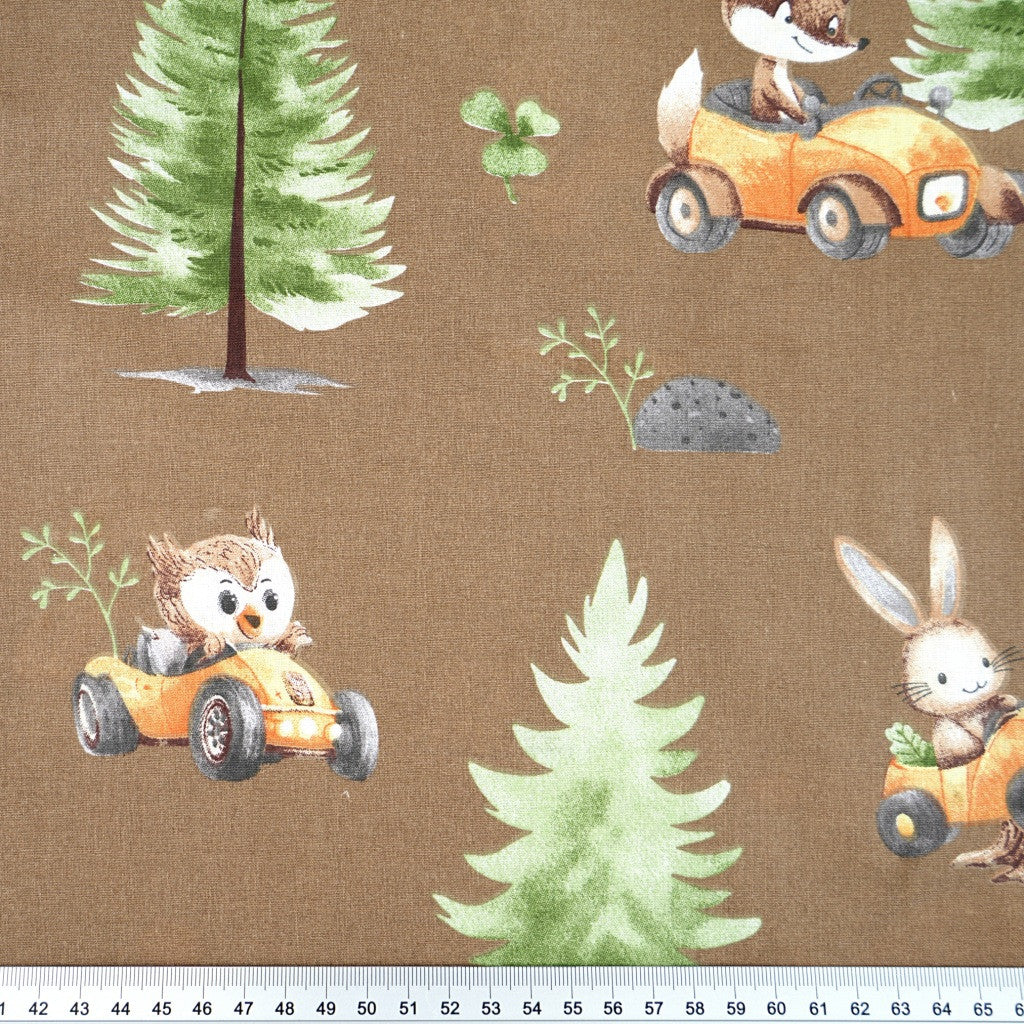 Tissu Coton Course Dans la Forêt Fond Brun | Laize 1m55