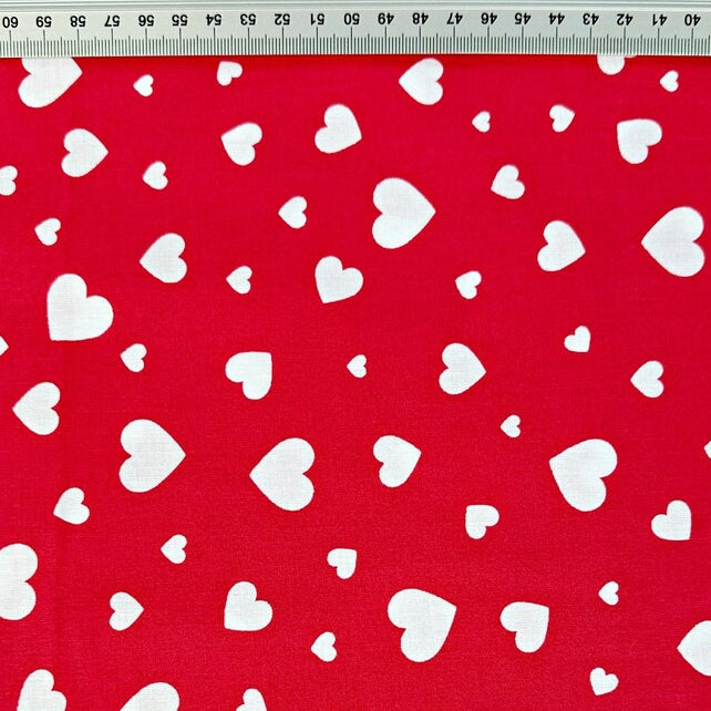 Tissu Coton Petits Cœurs Blancs Fond Rouge Amarante | Laize 1m55