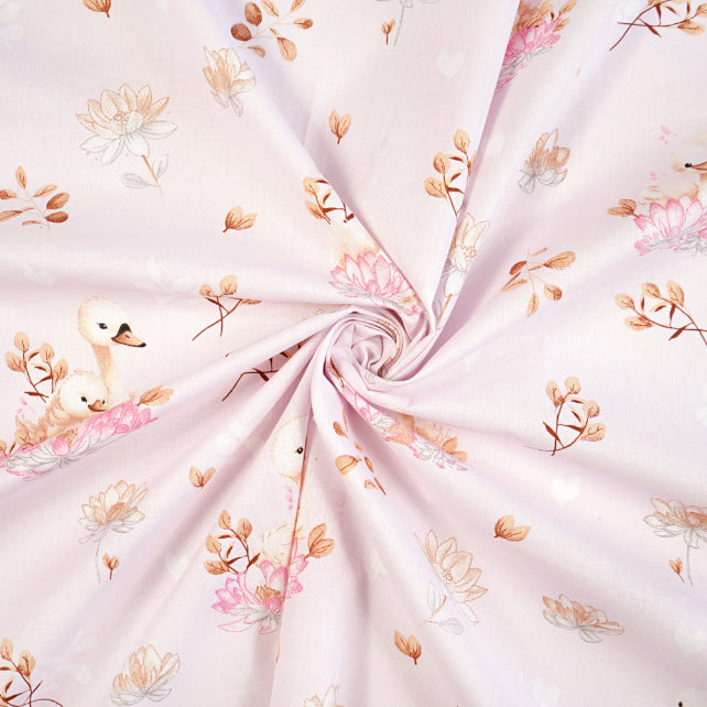 Tissu Coton Cygne et Lys Fond Rose Pâle | Laize 1m60