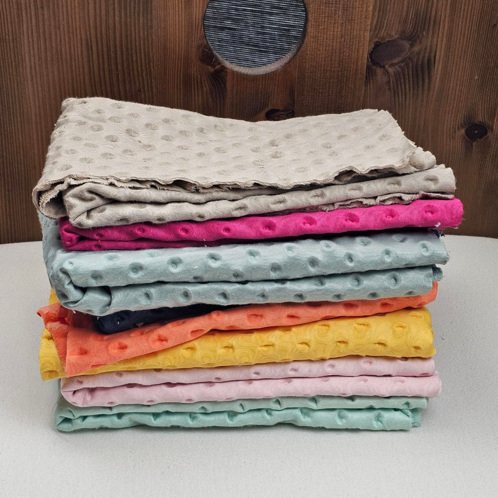 8 Coupons de Tissu Minky à Pois | Minimum 50cm x 50cm | Coloris aléatoires