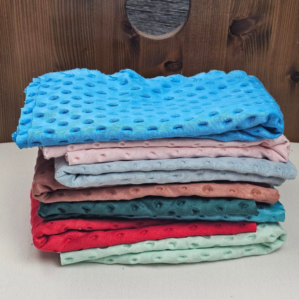 8 Coupons de Tissu Minky à Pois | Minimum 50cm x 50cm | Coloris aléatoires