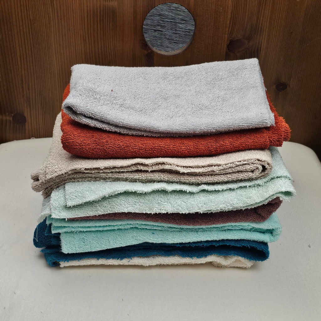 Lot de 8 Coupons de Tissu Micro Eponge Bambou | Minimum 50cm x 50cm | Coloris aléatoires (Copie)