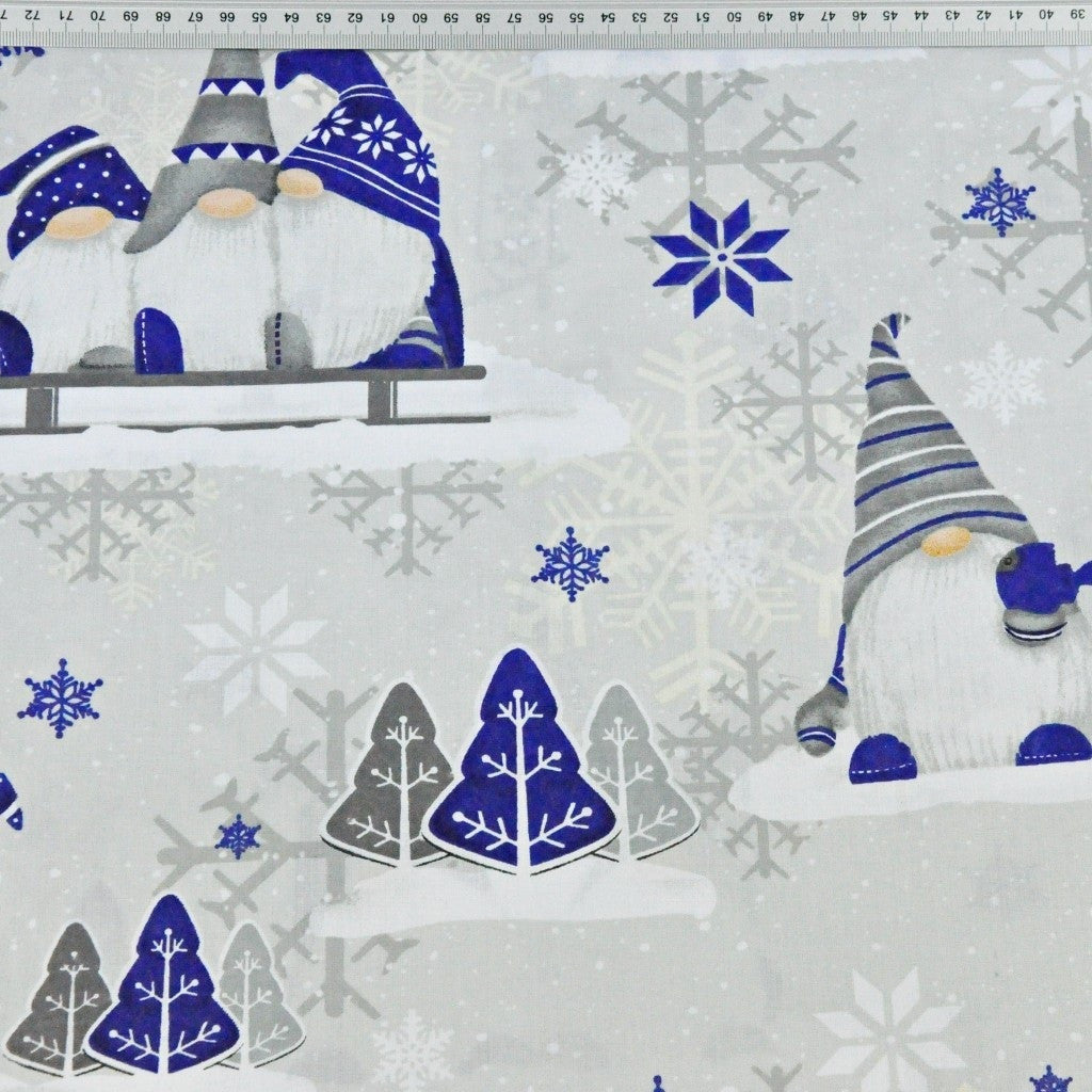 Tissu Coton Noël Gnomes Trio Bleus Fond Gris | Laize 1m60